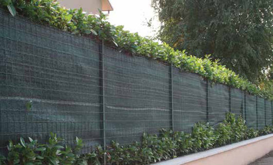 HDPE Malzeme 280 Gram Koyu Yeşil Çit Örtüsü İle Net Bahçe Gölgeli Örgü