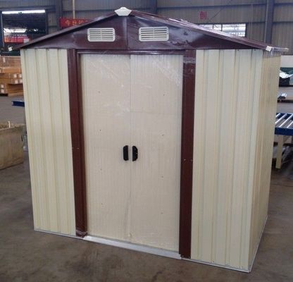 10x12 &#39;Prefabrik Apex Metal Bahçe Deposu Kayar Kapı ile Dökülüyor
